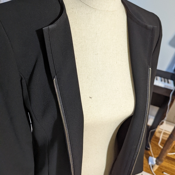 Vintage Structured Blazer - Picture 2 of 3